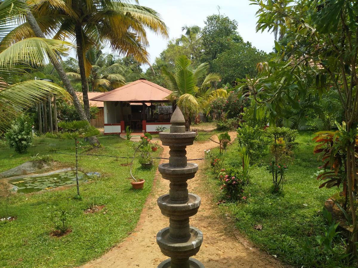 Pozhiyoram Ayurveda Beach Resort Alappuzha Exterior foto