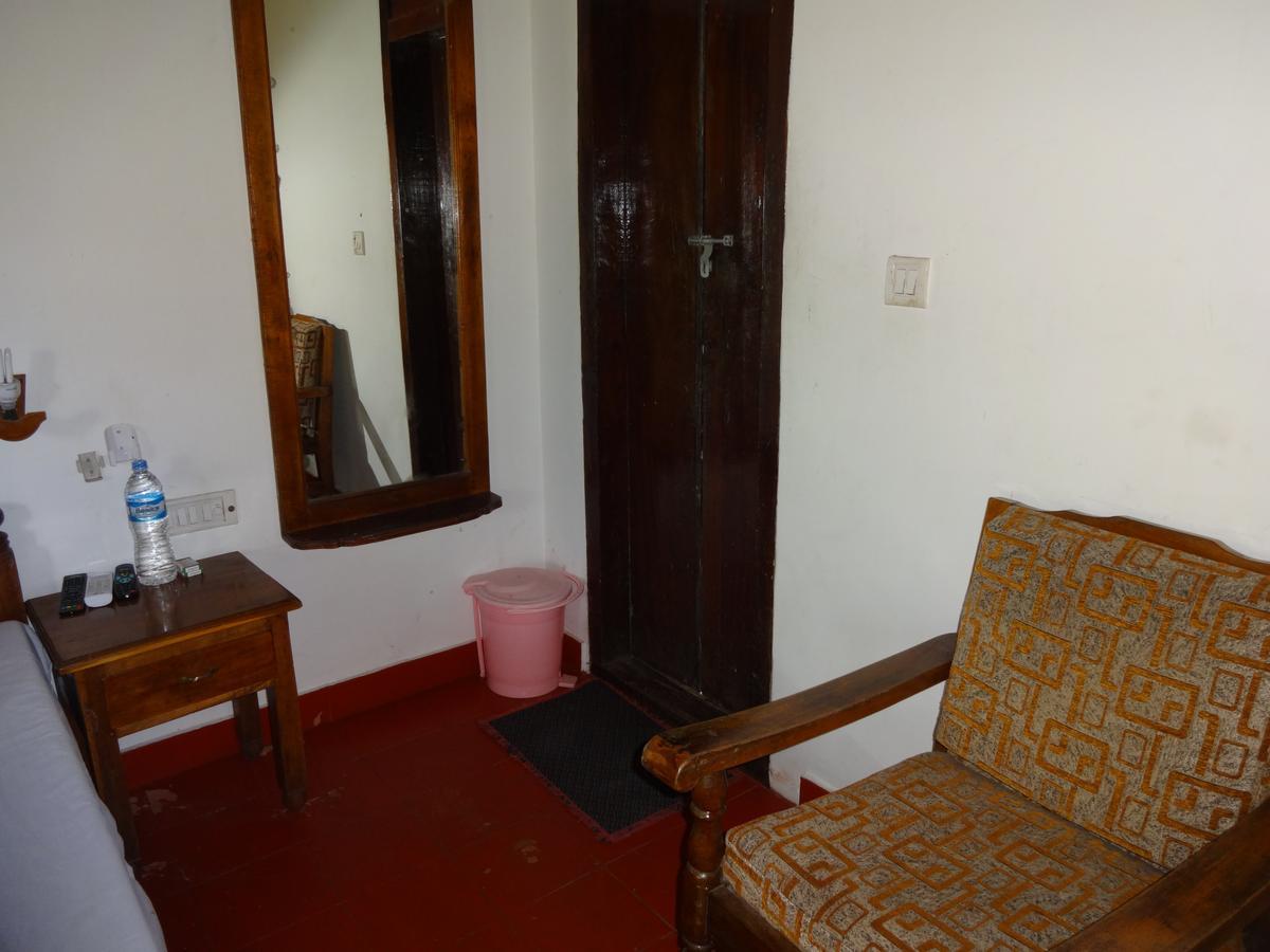 Pozhiyoram Ayurveda Beach Resort Alappuzha Exterior foto