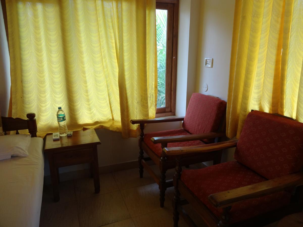 Pozhiyoram Ayurveda Beach Resort Alappuzha Exterior foto