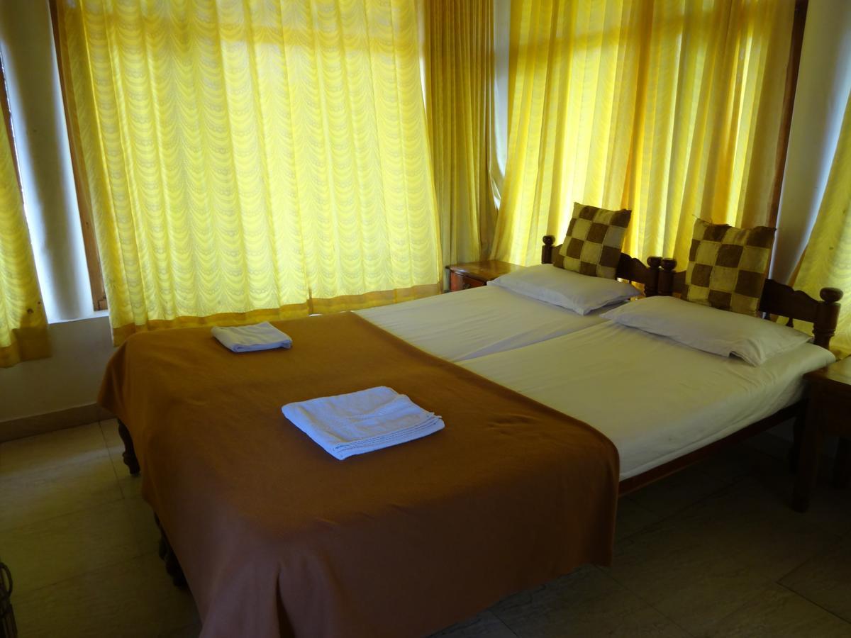 Pozhiyoram Ayurveda Beach Resort Alappuzha Exterior foto
